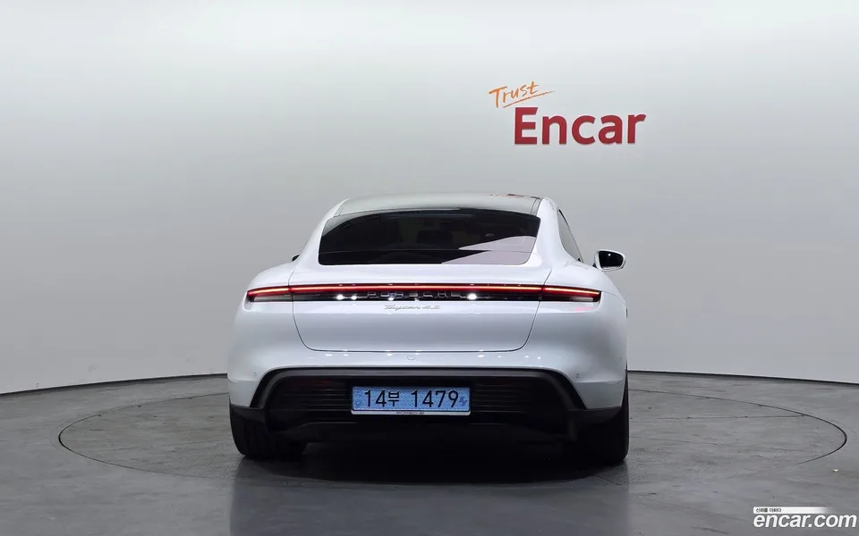 Porsche Taycan 4S 2025 — миниатюра 4