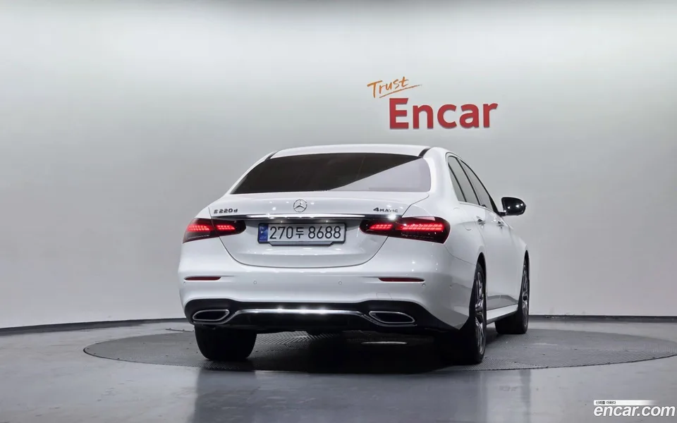 Mercedes-Benz E-Class E220d 4MATIC AMG Line 2023 — миниатюра 4