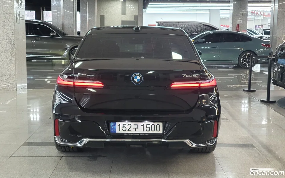 BMW 7 Series 750e xDrive M 2023 — миниатюра 4