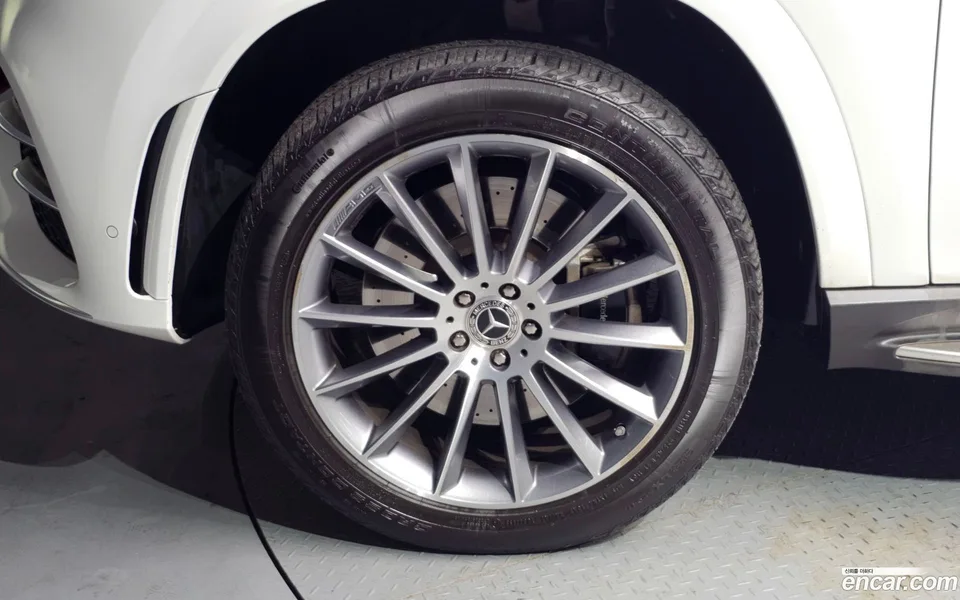 Mercedes-Benz GLE-Class GLE400d 4MATIC 2023 — миниатюра 5