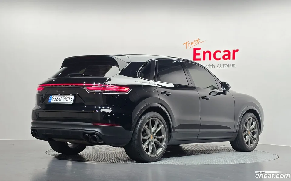 Porsche Cayenne 3.0 2022 — миниатюра 2