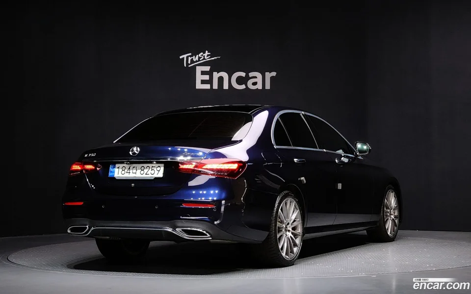 Mercedes-Benz E-Class E350 4MATIC AMG Line 2022 — миниатюра 2