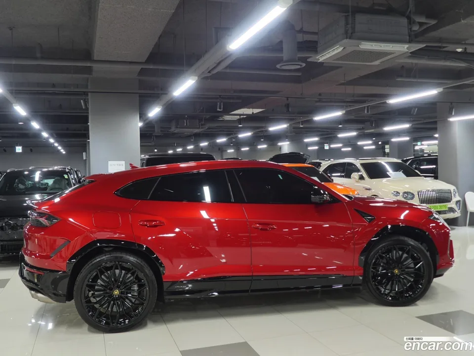 Lamborghini Urus 4.0 V8 SE 2025 — миниатюра 2