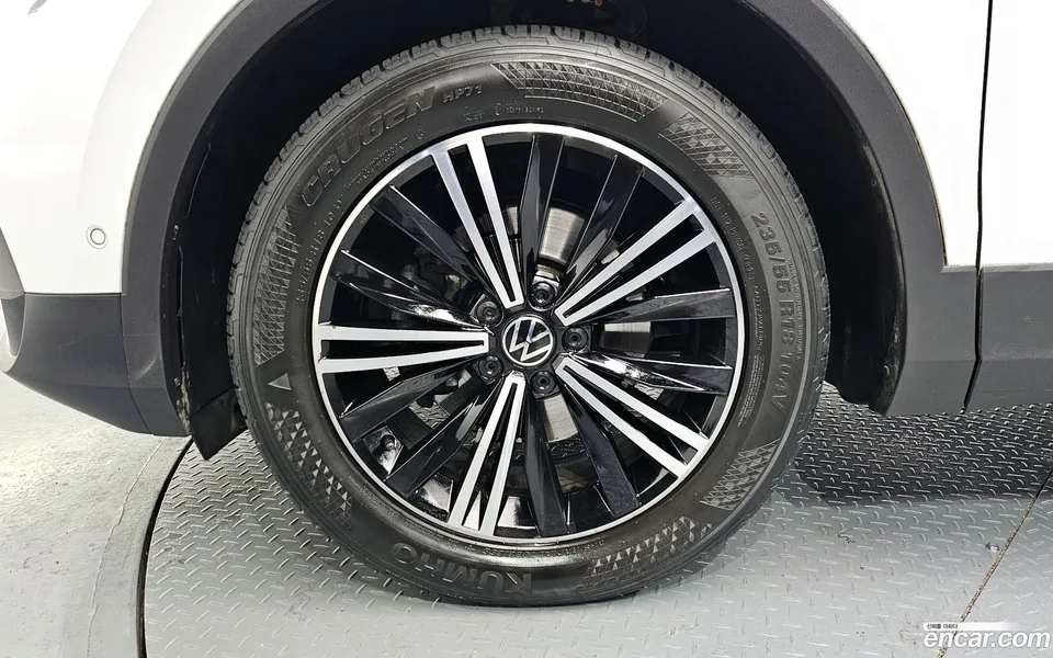 Volkswagen Tiguan 2.0 TDI 2023 — миниатюра 5