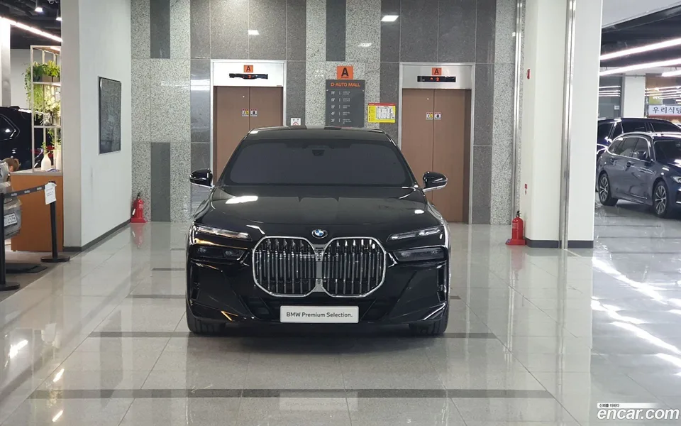 BMW 7 Series 740i xDrive M 2025 — миниатюра 3