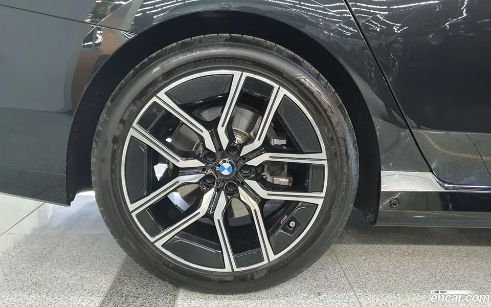 BMW 7 Series 740i xDrive M 2025 — миниатюра 5