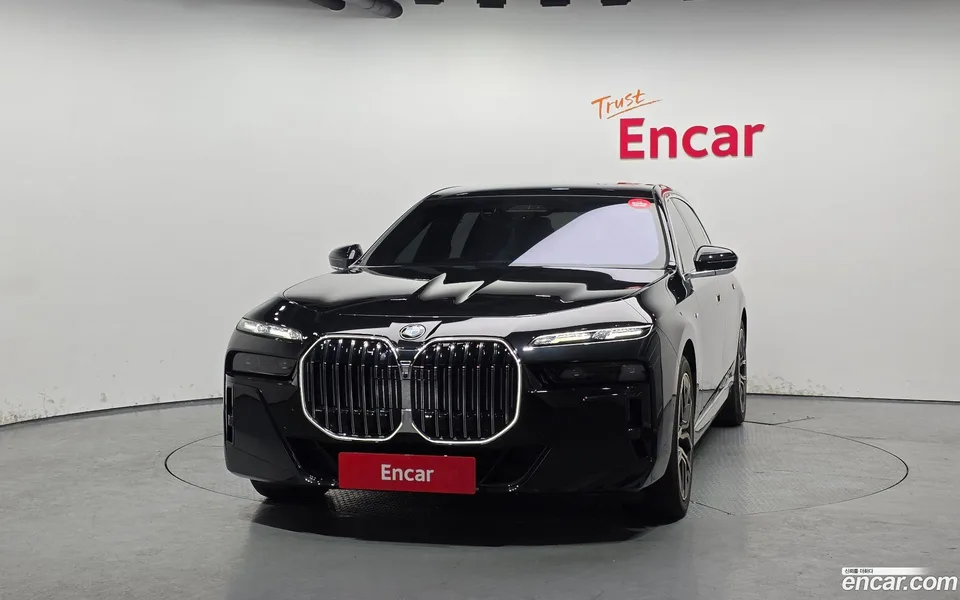 BMW 7 Series 740i xDrive M 2024 — миниатюра 3