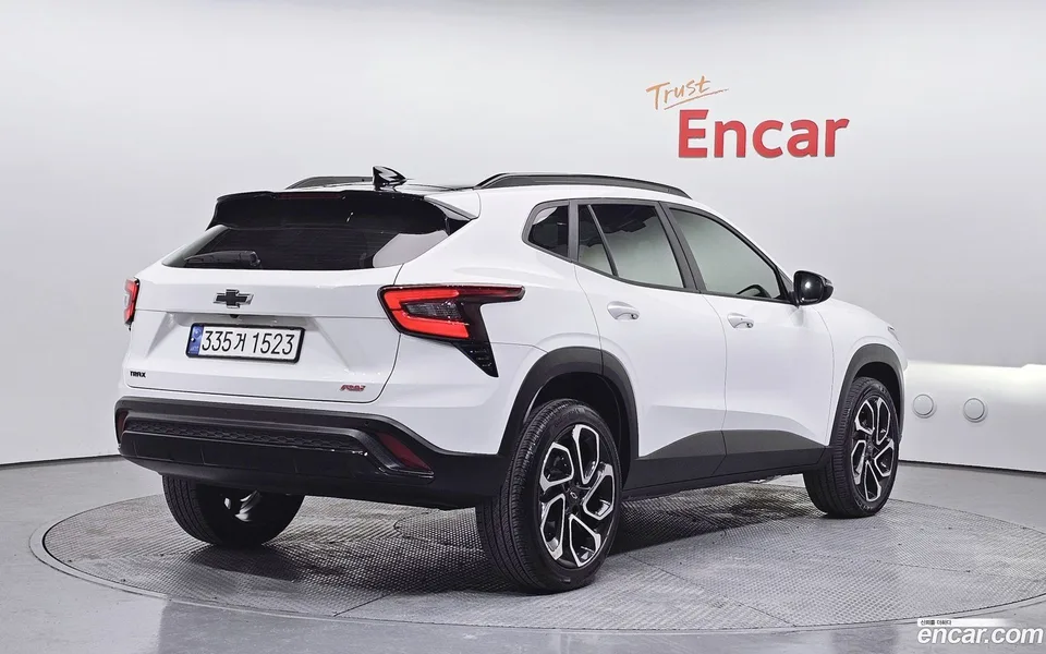 Chevrolet Trax Crossover 1.2 RS 2023 — миниатюра 2