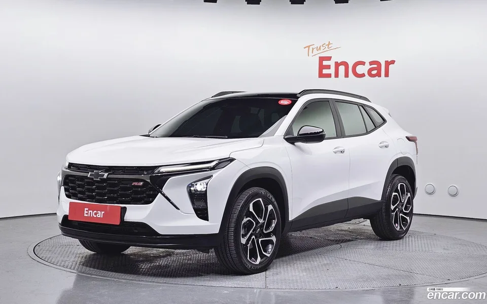 Chevrolet Trax Crossover 1.2 RS 2023 — фото 1, купить с доставкой в Москву