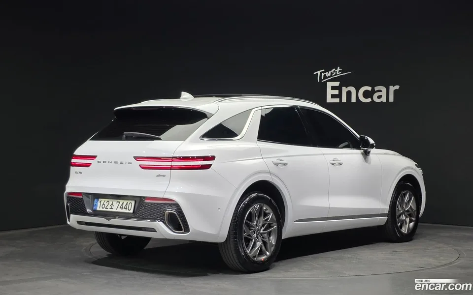 Genesis GV70 2.5T AWD 2023 — миниатюра 2
