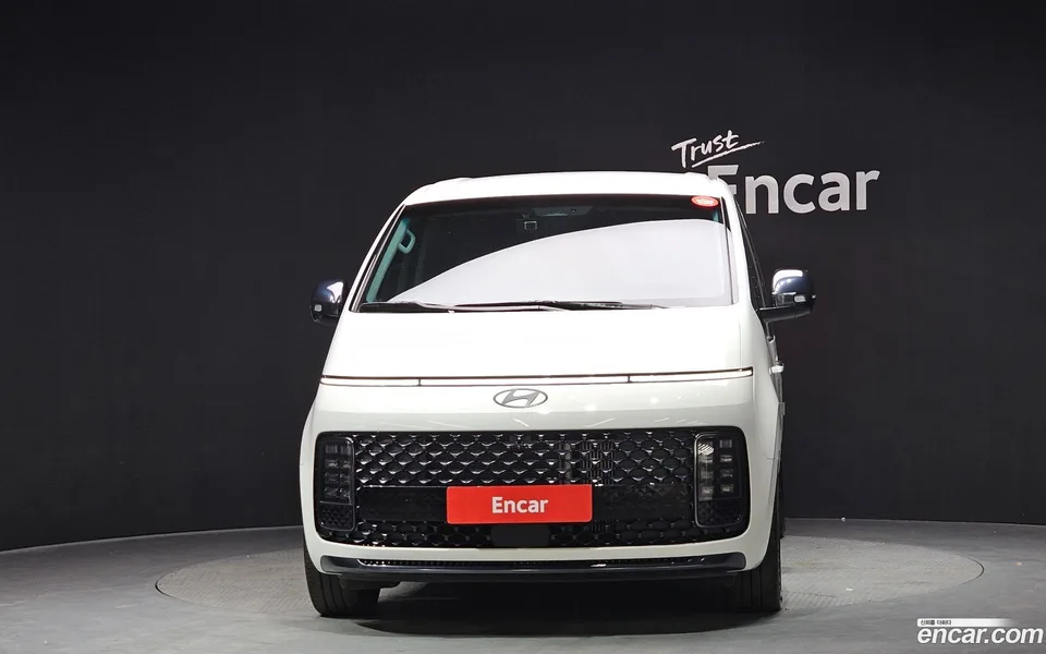 Hyundai Staria 4WD 9 2024 — миниатюра 3