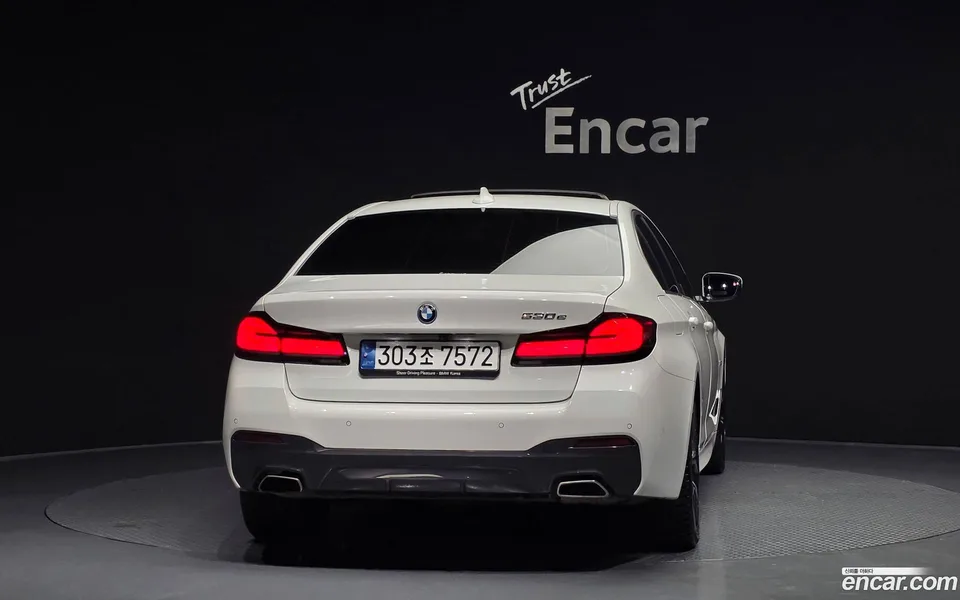 BMW 5 Series 530e M 2022 — миниатюра 4