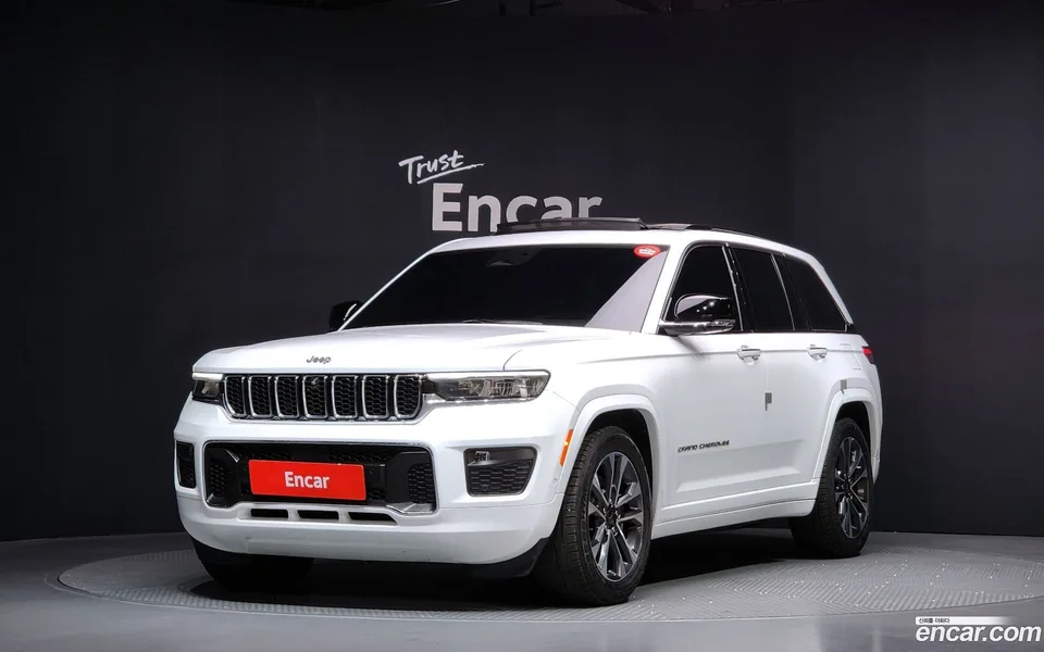 Jeep Grand Cherokee 3.6 2023 — фото 1, купить с доставкой в Москву