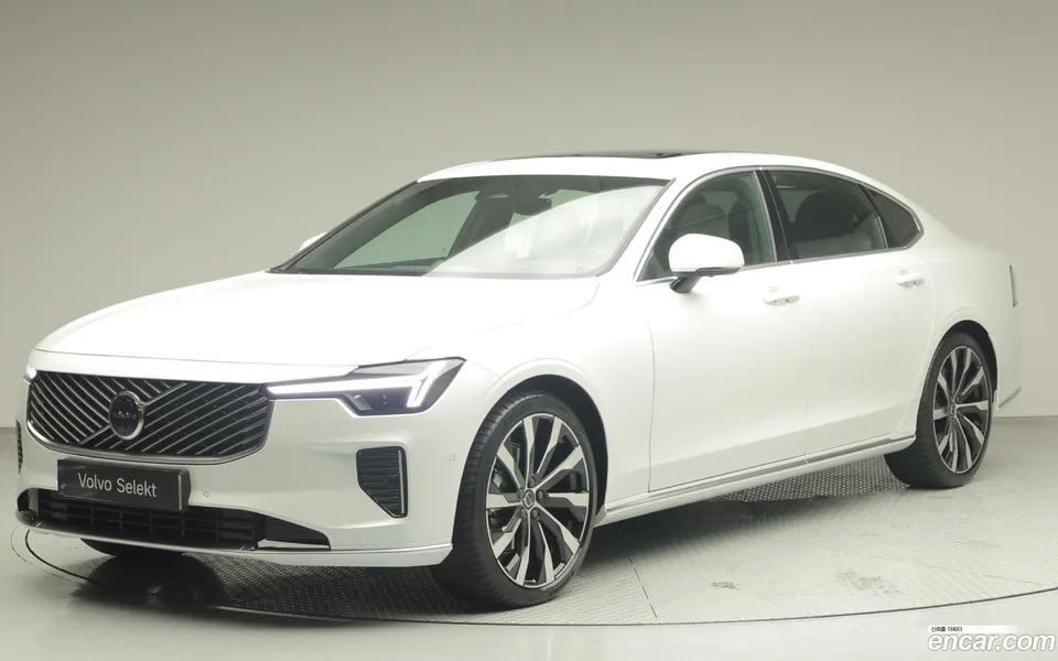 Volvo S90 B5 2025 — фото 1, купить с доставкой в Москву