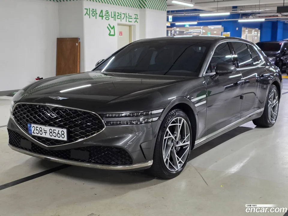 Genesis G90 3.5 2WD 2023 — фото 1, купить с доставкой в Москву