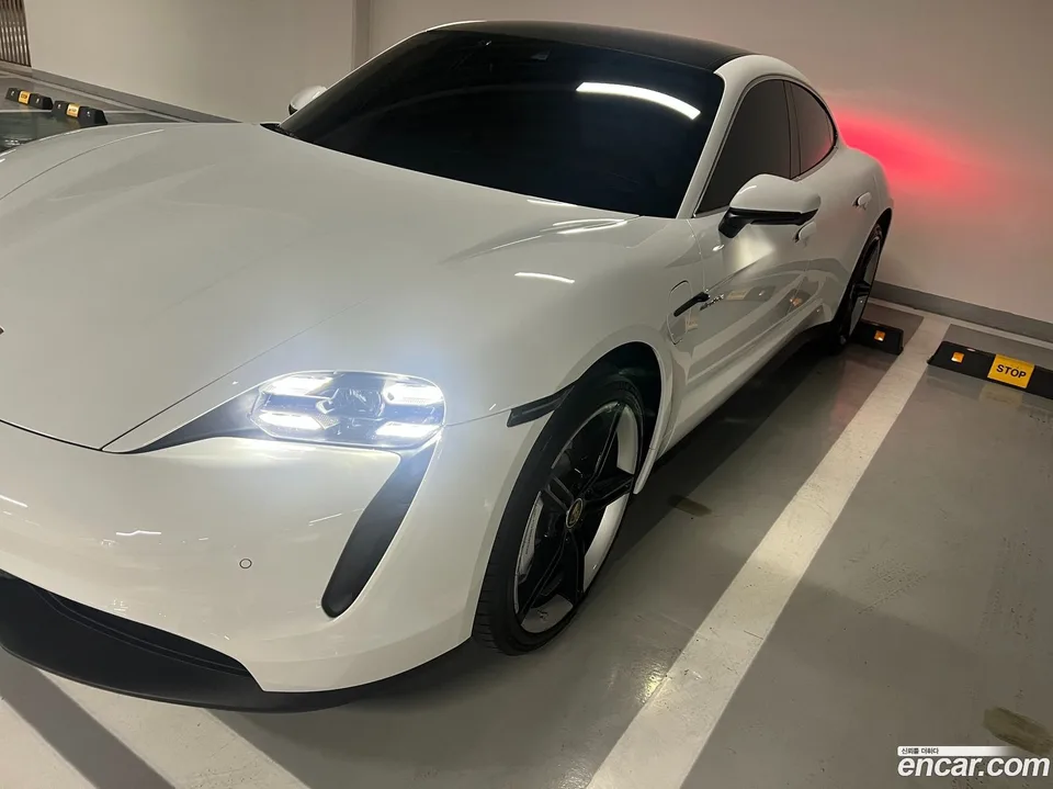 Porsche Taycan 4S 2023 — миниатюра 2