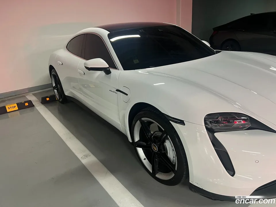 Porsche Taycan 4S 2023 — миниатюра 3