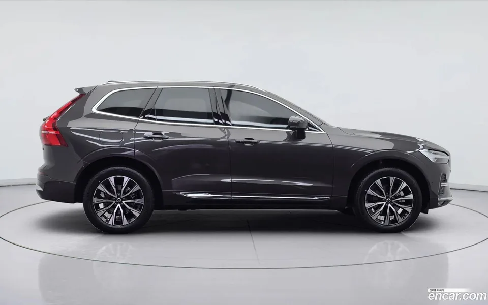 Volvo XC60 B5 2023 — миниатюра 3