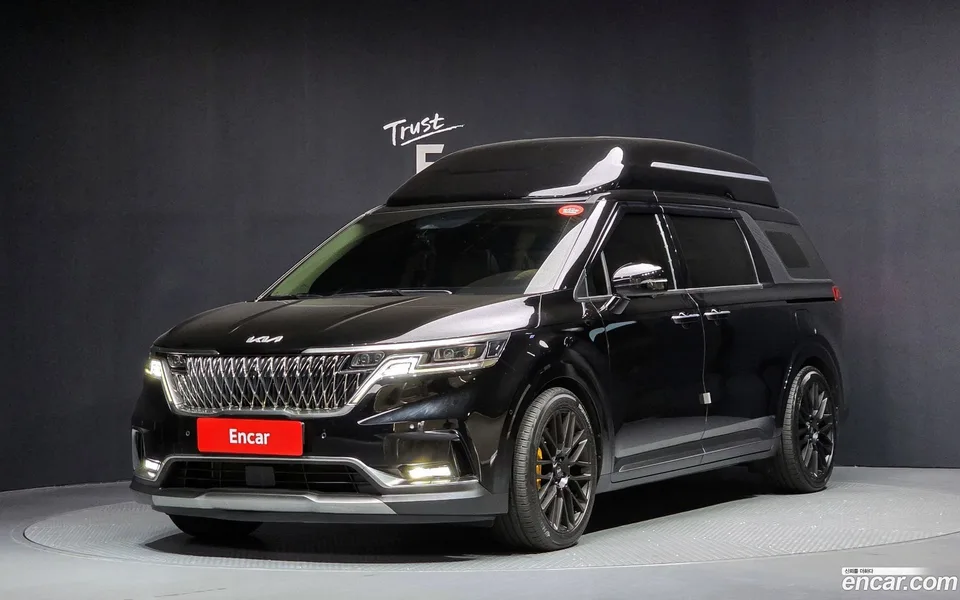 Kia Carnival 9 () 2022 — фото 1, купить с доставкой в Москву