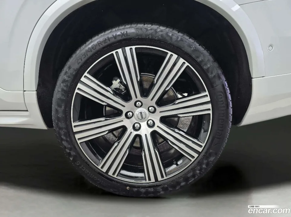 Volvo XC90 B6 2025 — миниатюра 5