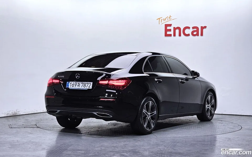Mercedes-Benz A-Class A220 2025 — миниатюра 2