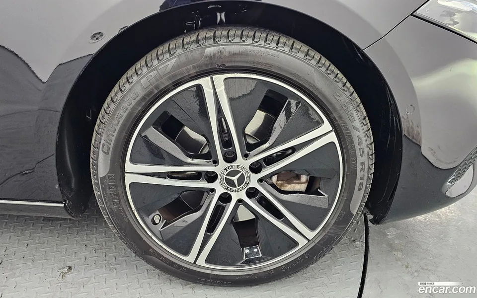 Mercedes-Benz A-Class A220 2025 — миниатюра 5