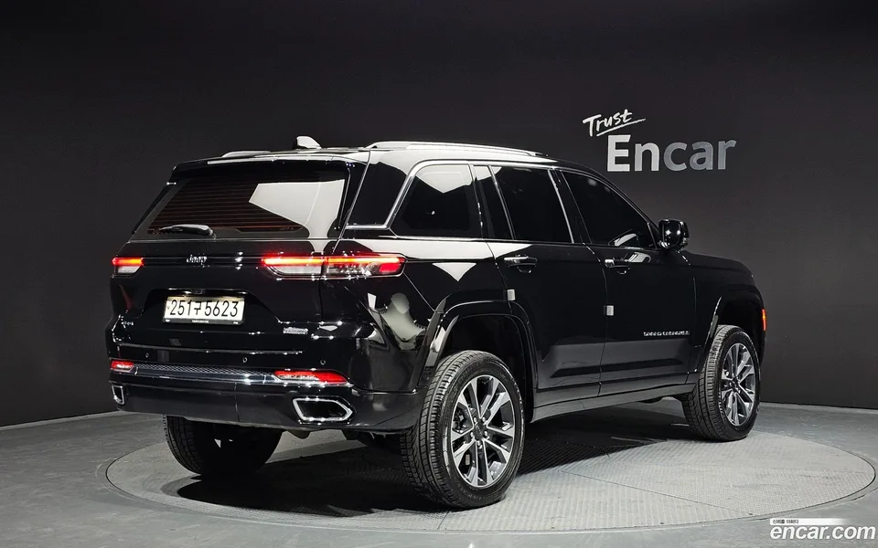 Jeep Grand Cherokee 3.6 2023 — миниатюра 2
