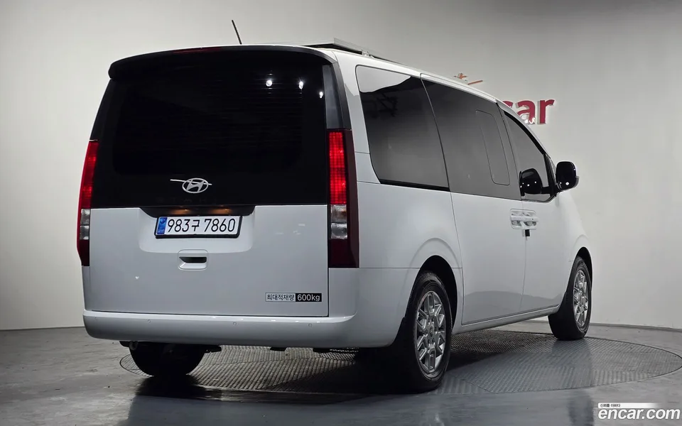Hyundai Staria HEV 1.6 2025 — миниатюра 2