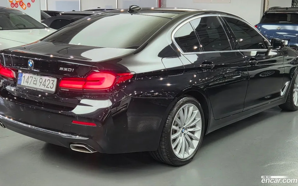 BMW 5 Series 530i 2023 — миниатюра 2