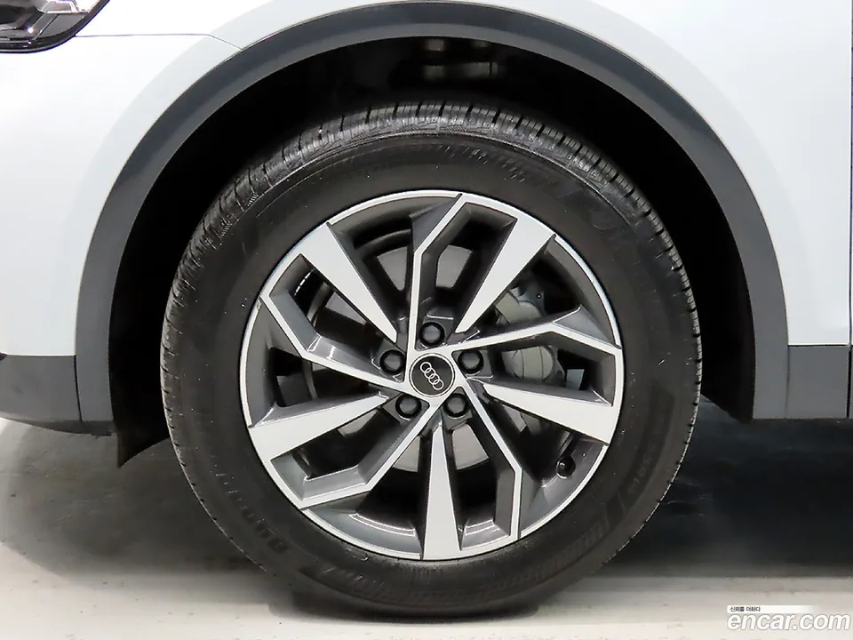Audi Q5 45 TFSI 2023 — миниатюра 5