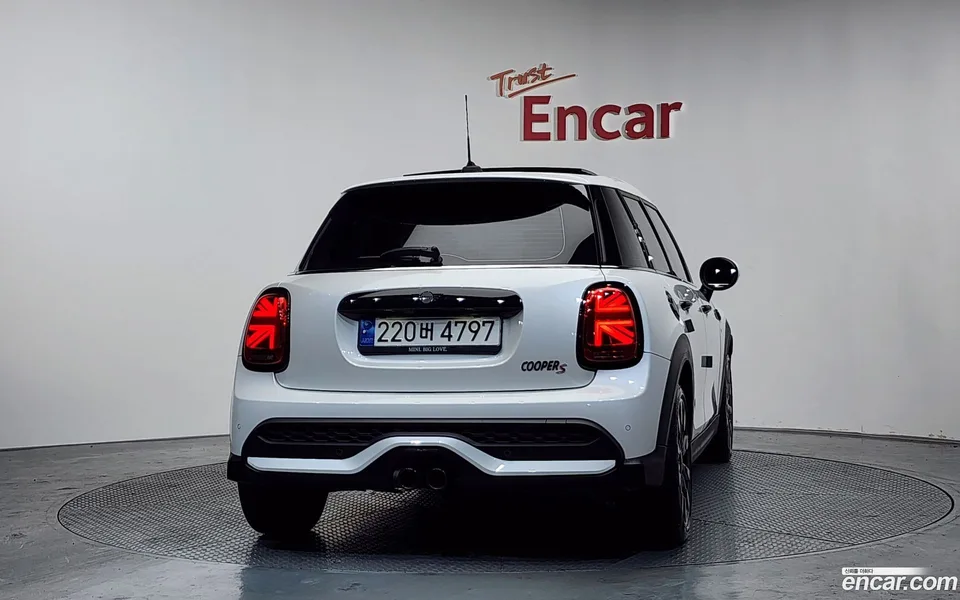 MINI Cooper S 2023 — миниатюра 4