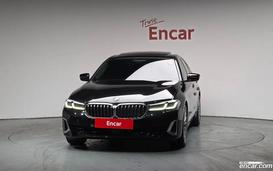 BMW 5 Series 520i 2023 — миниатюра 3