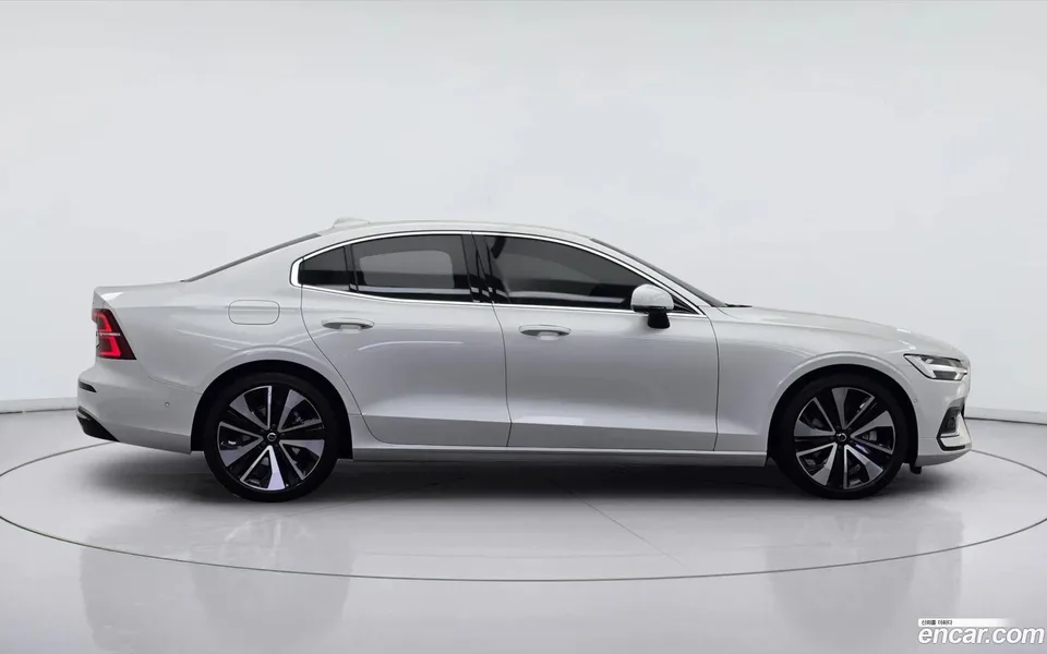 Volvo S60 B5 2023 — миниатюра 3