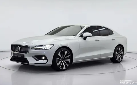 Volvo S60 2023 купить в Москве