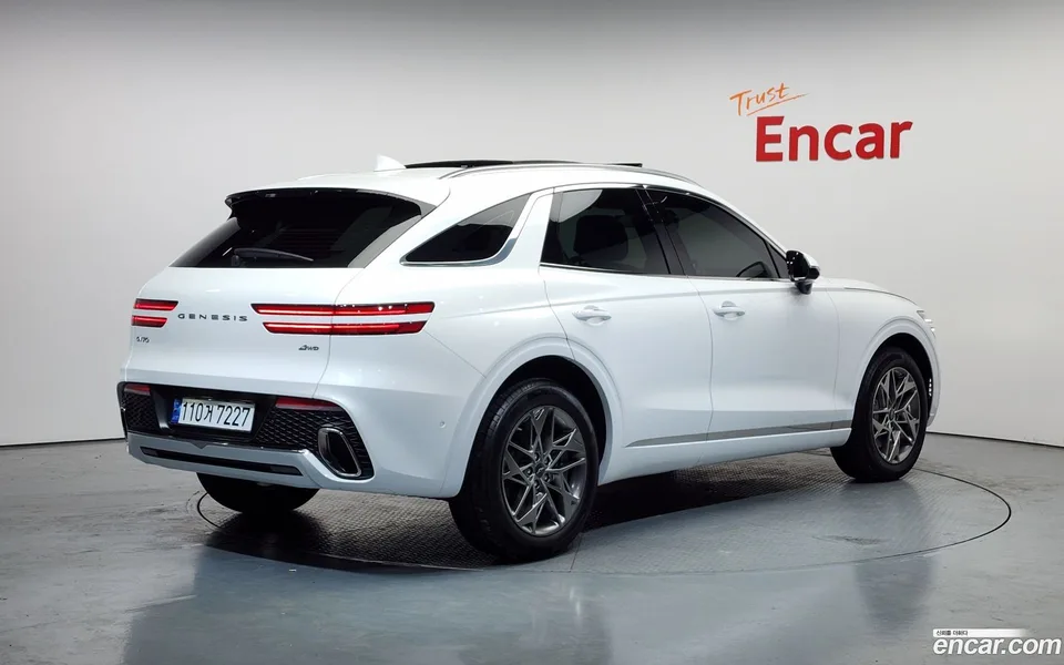 Genesis GV70 2.5T AWD 2023 — миниатюра 2