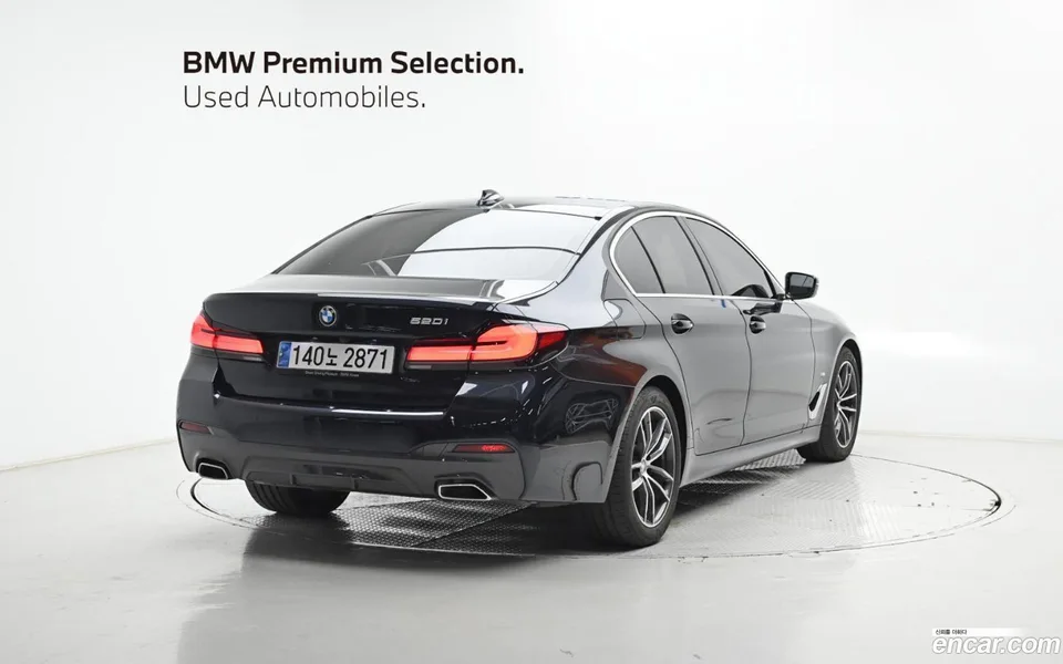 BMW 5 Series 520i M 2023 — миниатюра 2