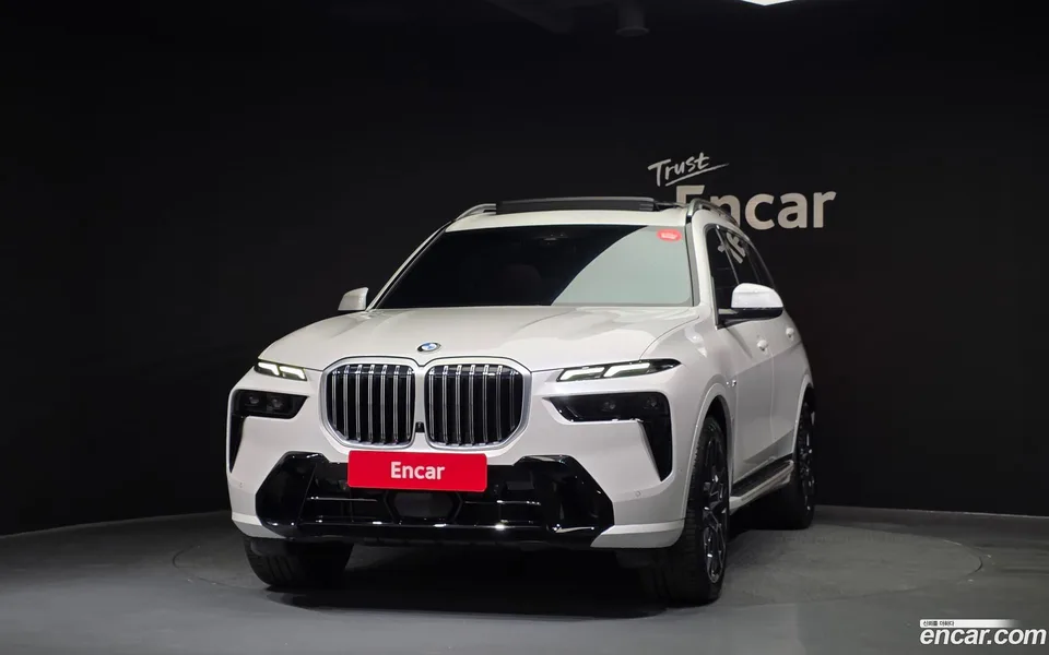 BMW X7 xDrive 40i M 6 2023 — миниатюра 3