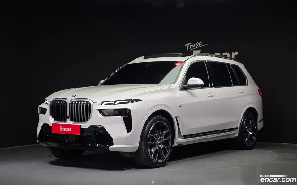 BMW X7 xDrive 40i M 6 2023 — фото 1, купить с доставкой в Москву