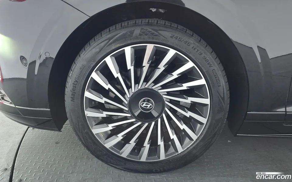 Hyundai Grandeur Hybrid 2023 — миниатюра 5