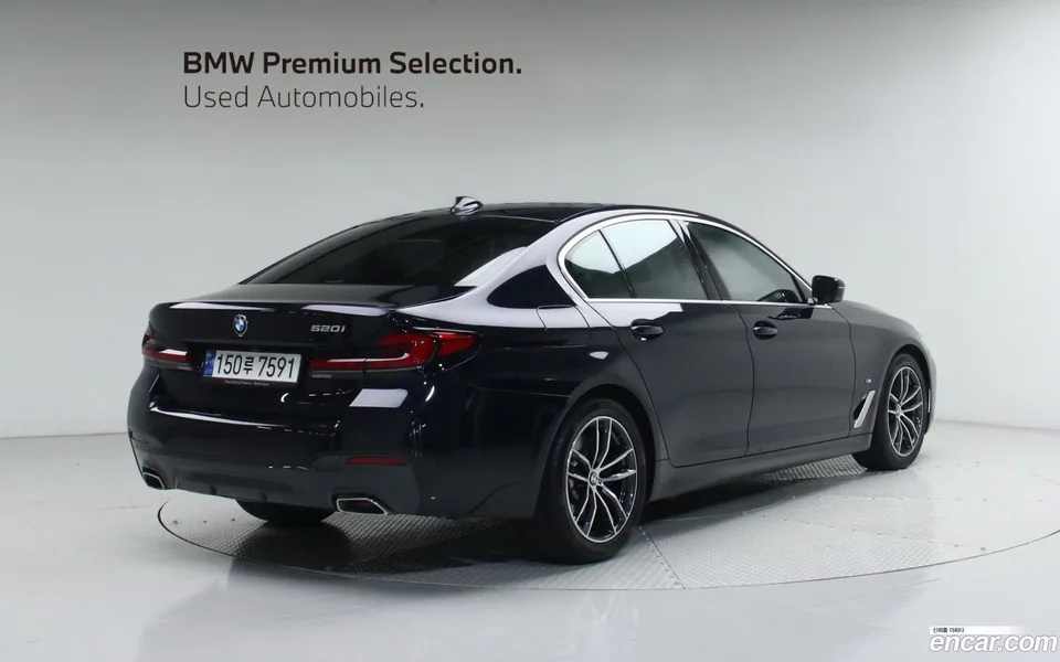 BMW 5 Series 520i M 2023 — миниатюра 2