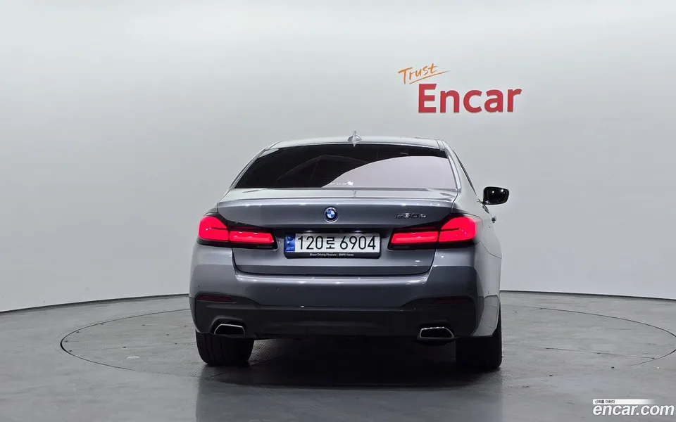 BMW 5 Series 530e M 2023 — миниатюра 4