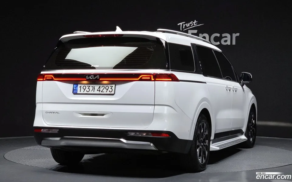 Kia Carnival 7 2023 — миниатюра 2