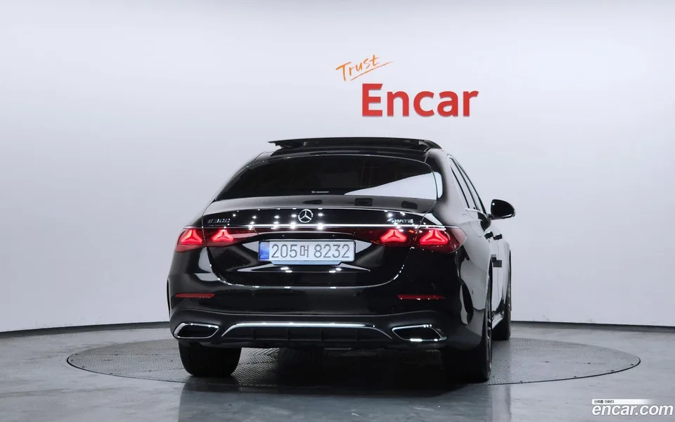 Mercedes-Benz E-Class E300 4MATIC AMG Line 2025 — миниатюра 4