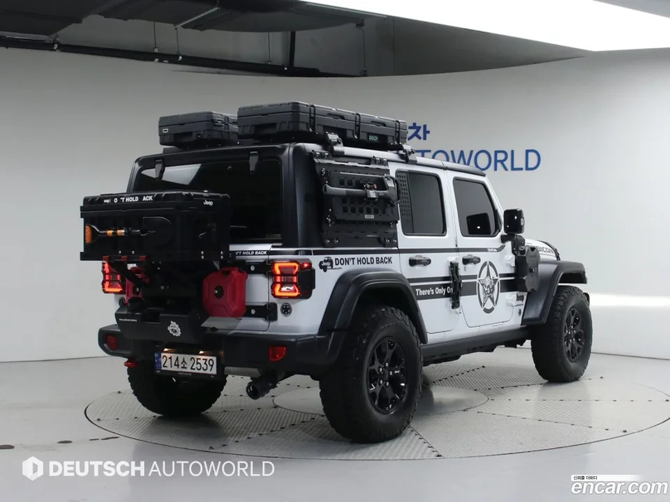 Jeep Wrangler 2.0 4 2023 — миниатюра 2