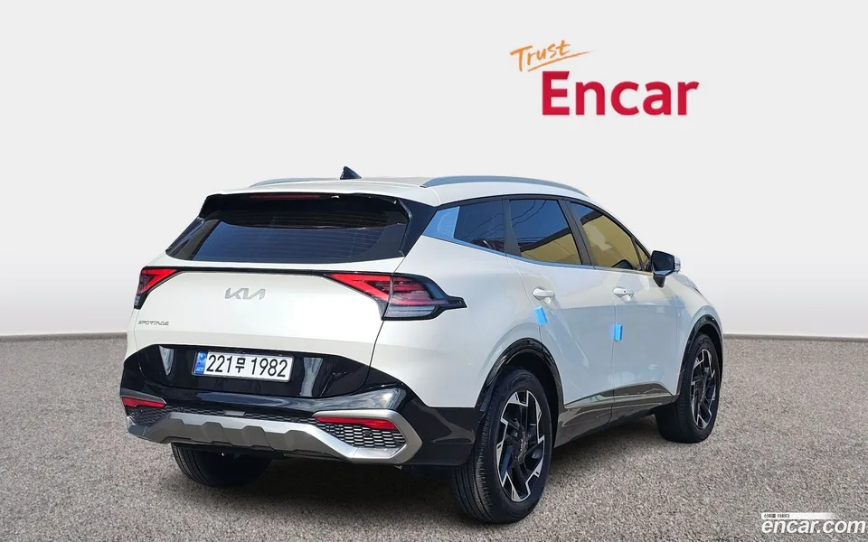 Kia Sportage 2.0 2WD 2023 — миниатюра 2