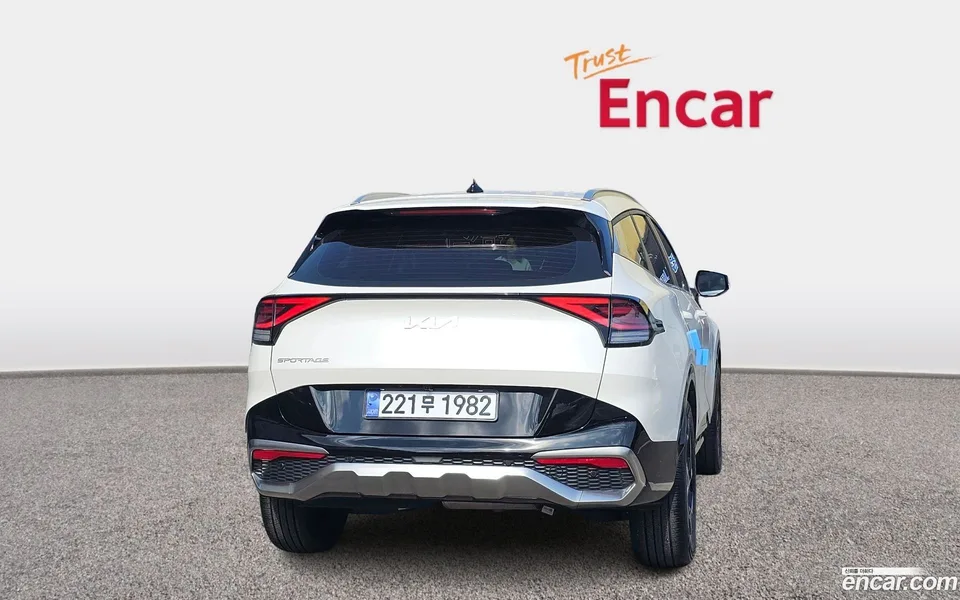 Kia Sportage 2.0 2WD 2023 — миниатюра 4