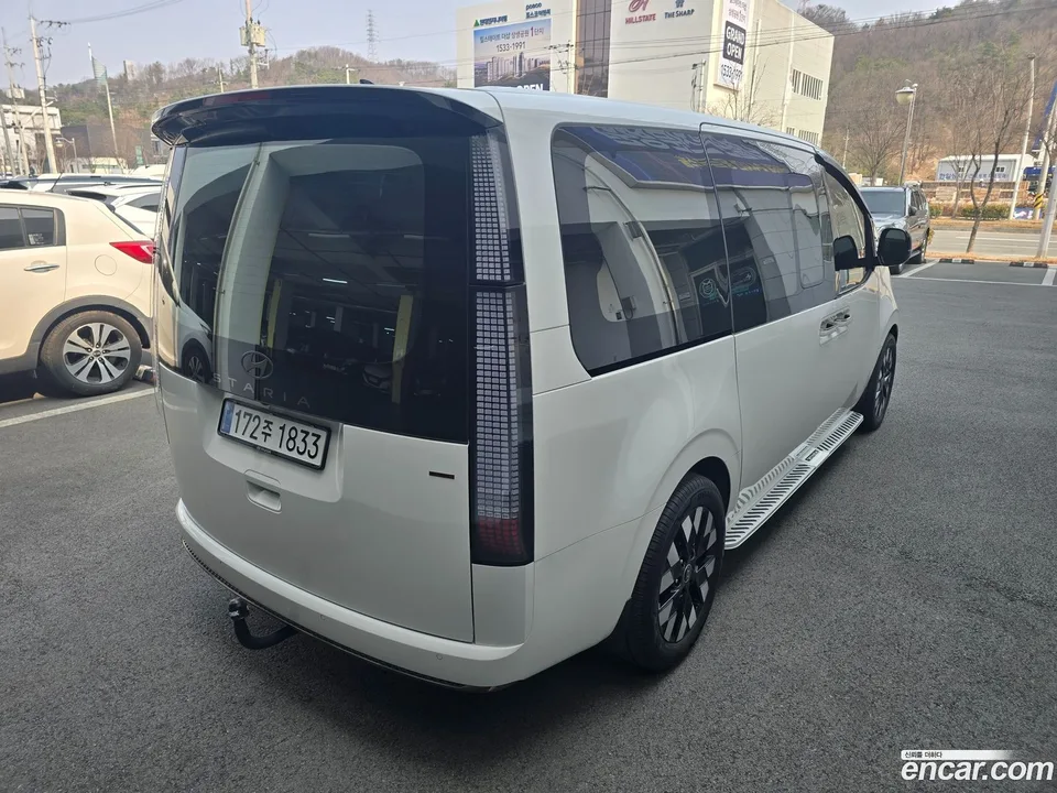 Hyundai Staria 4WD 7 2025 — миниатюра 2