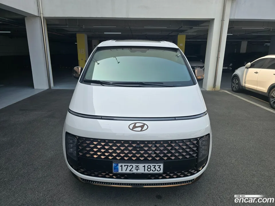 Hyundai Staria 4WD 7 2025 — миниатюра 3