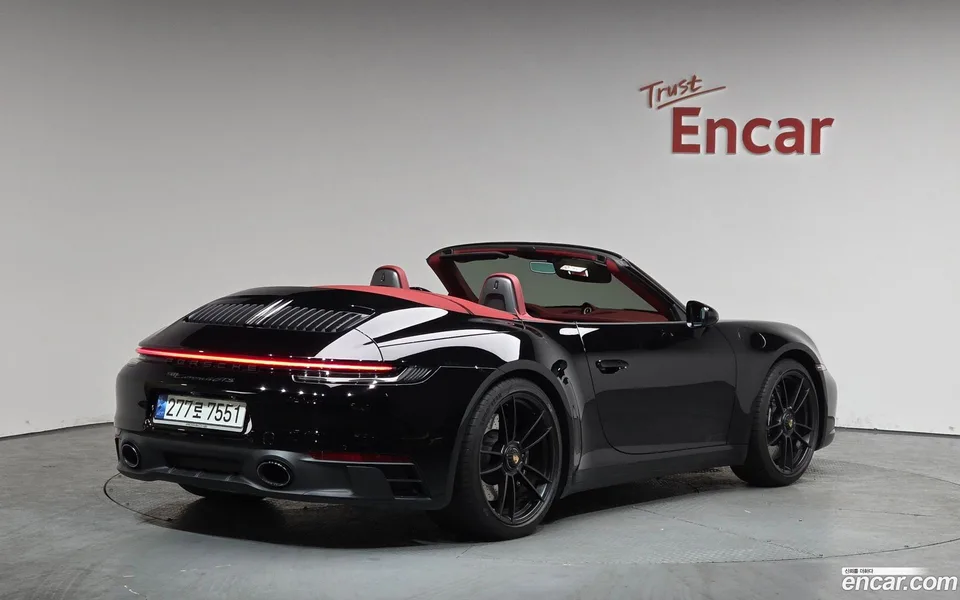 Porsche 911 (992) 4 GTS 2022 — миниатюра 2