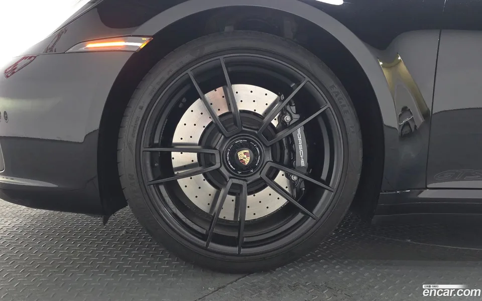 Porsche 911 (992) 4 GTS 2022 — миниатюра 5